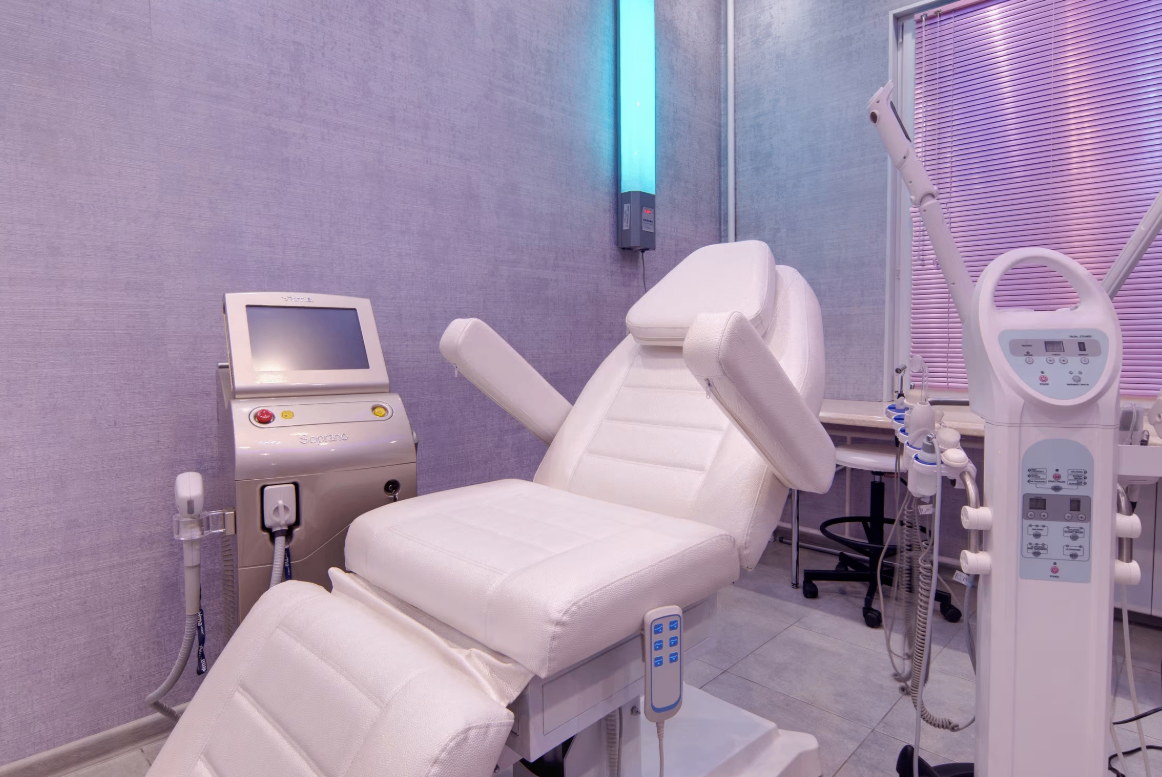 109718536__https://filllin.ru/api/media/clinic/047cfd34-446e-49c1-ba1e-64624714983f-6641d6971b708b73903b2c1d.png