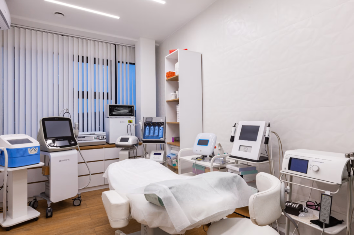 195565162__https://filllin.ru/api/media/clinic/195efa02-25f3-4d6b-a426-2159da09a586-6641d6971b708b73903b2c1d.png