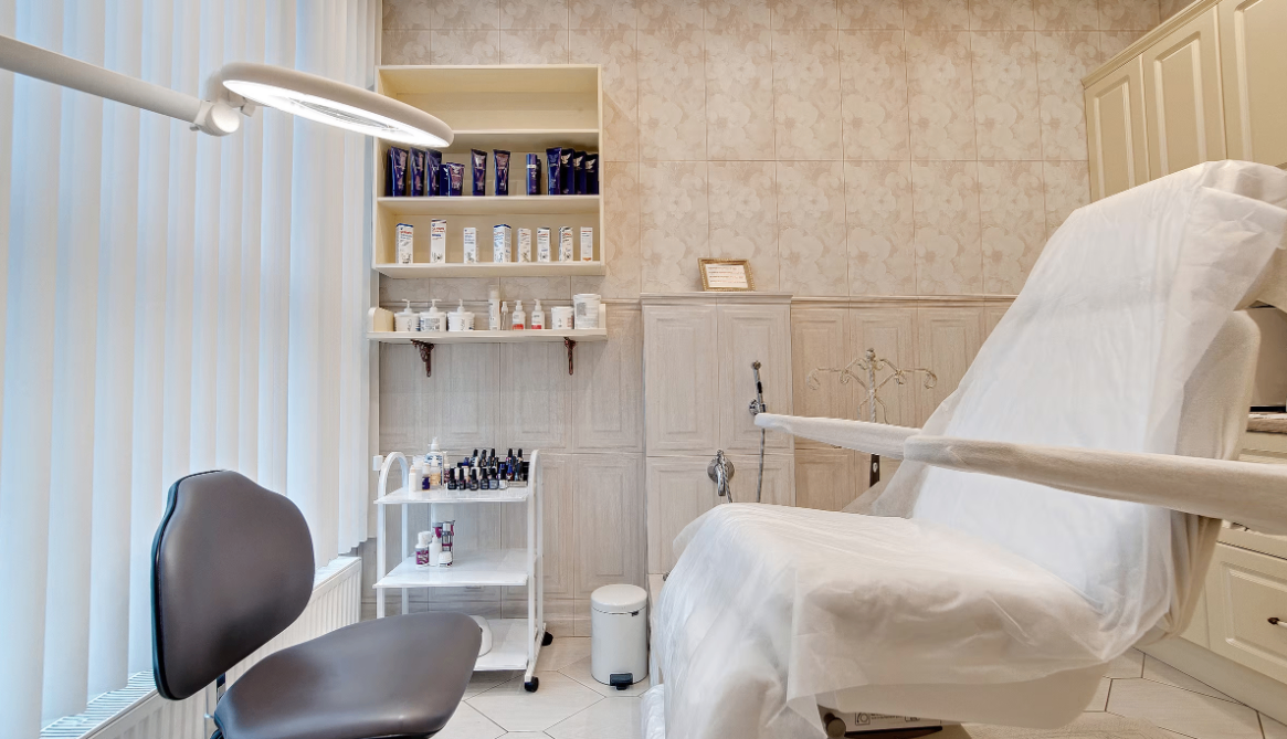 199861596__https://filllin.ru/api/media/clinic/1991f685-4b81-445d-934f-ff251550d19b-6641d6971b708b73903b2c1d.png
