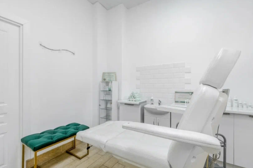 701632235__https://filllin.ru/api/media/clinic/19adb790-b9cc-4f12-9eb1-5534439d4b77-68d2b334d611ae3c0dcef079.png