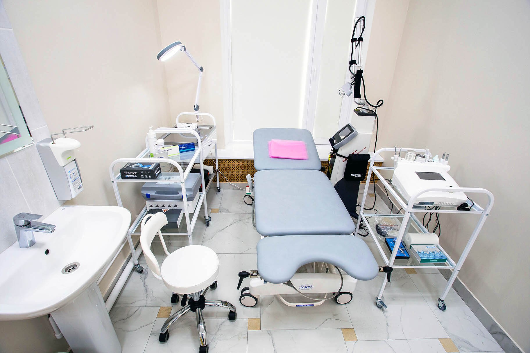530717071__https://filllin.ru/api/media/clinic/1f5f204b-8a24-4f26-afa3-5837aefbf7a7-67618e0e145943c8628e7ed5.jpg