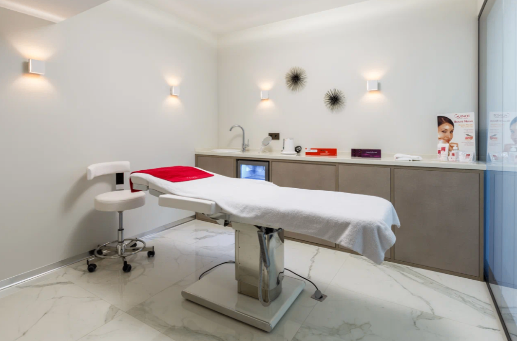 412866641__https://filllin.ru/api/media/clinic/25a09969-a114-4320-b1aa-5a881053ed28-6641d6971b708b73903b2c1d.png