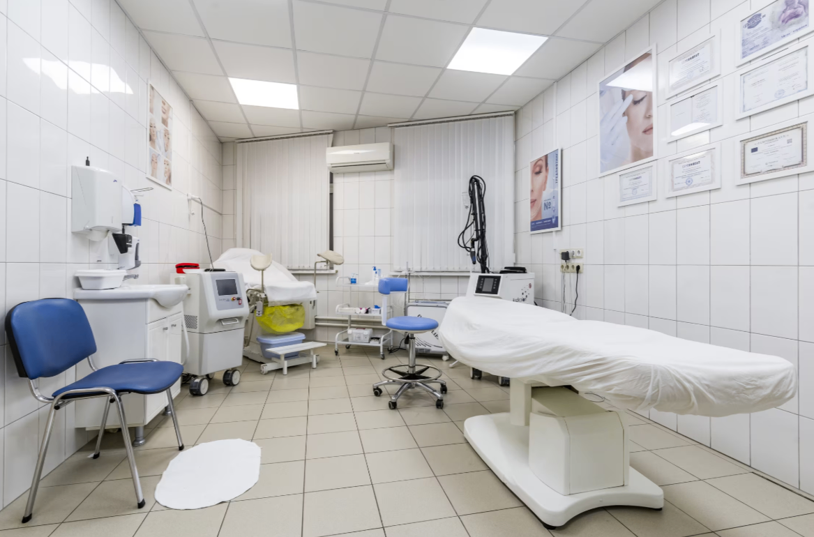 109953099__https://filllin.ru/api/media/clinic/2e032250-fdb6-48f1-8caa-e996e0bcbdb4-6641d6971b708b73903b2c1d.png