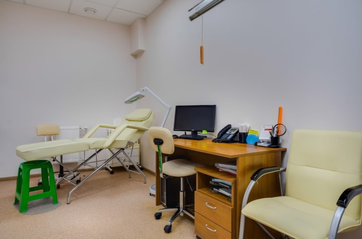 192116134__https://filllin.ru/api/media/clinic/394d6b0d-9d8f-4c48-b9c2-1f42fb48beb1-6641d6971b708b73903b2c1d.png