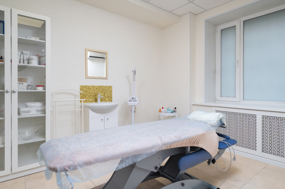 43082010__https://filllin.ru/api/media/clinic/3a914e9f-36a7-4dee-be39-57b06619af1f-6641d6971b708b73903b2c1d.png
