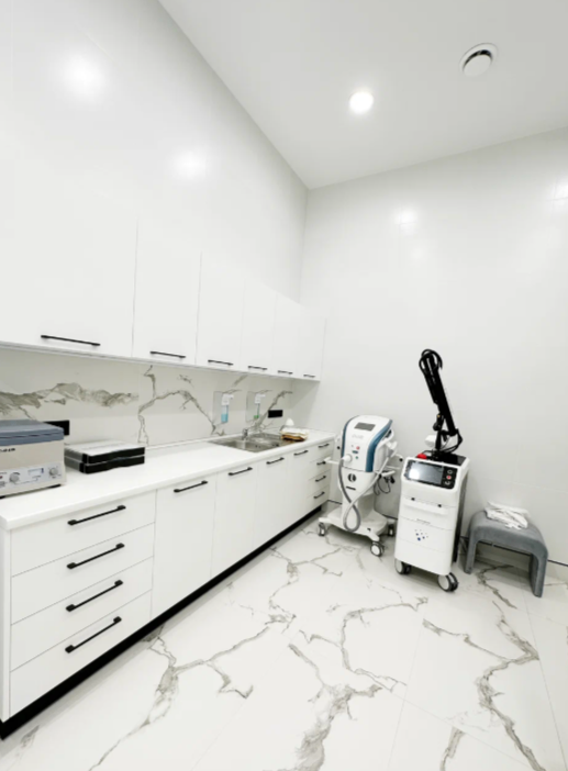 8400914__https://filllin.ru/api/media/clinic/3a987078-b1ca-44f3-8e4e-2eafa59a6143-6641d6971b708b73903b2c1d.png