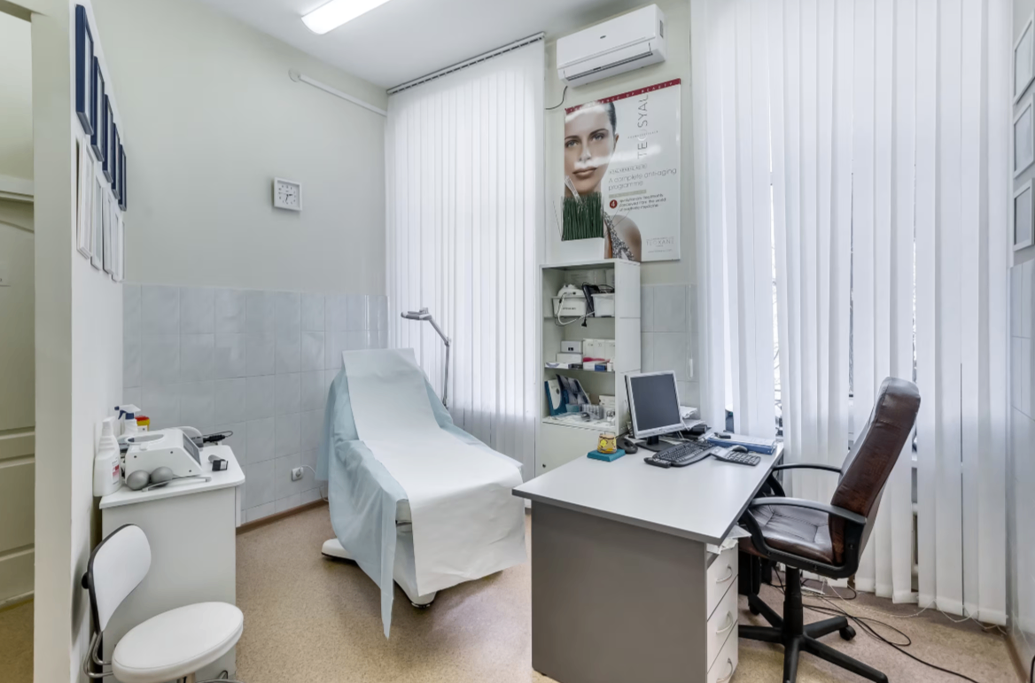 305926138__https://filllin.ru/api/media/clinic/4e41de47-9b9e-433e-bf76-b39635169729-6641d6971b708b73903b2c1d.png