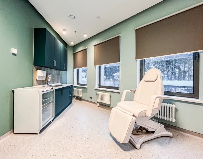 12284176__https://filllin.ru/api/media/clinic/517ead56-e3cd-4b06-8470-7951273181a1-67618e0e145943c8628e7ed5.jpg