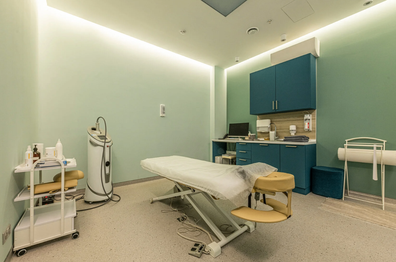 12284176__https://filllin.ru/api/media/clinic/5561a4cf-014e-4a2f-ac63-4ecc6f806741-6641d6971b708b73903b2c1d.png