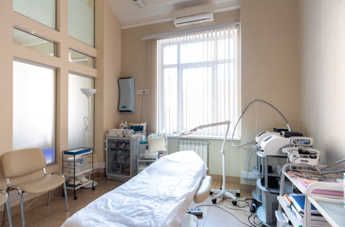 132680536__https://filllin.ru/api/media/clinic/5a7b4af5-a744-4f77-846b-bca60a65db86-6641d6971b708b73903b2c1d.png