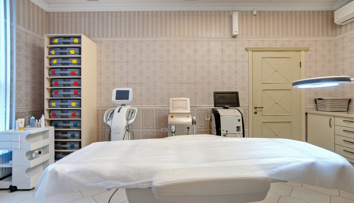 199861596__https://filllin.ru/api/media/clinic/6a1badfa-860a-4cc1-b2c4-70f5dcc372ee-6641d6971b708b73903b2c1d.png