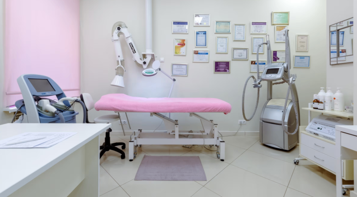 697532843__https://filllin.ru/api/media/clinic/784028ac-c255-4a07-8650-f713bd99e0e9-68d2b334d611ae3c0dcef079.png