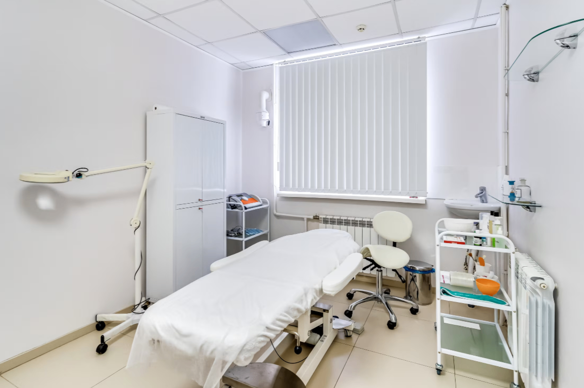 305905307__https://filllin.ru/api/media/clinic/817eedc3-115d-4564-9145-fd0c6698635d-6641d6971b708b73903b2c1d.png