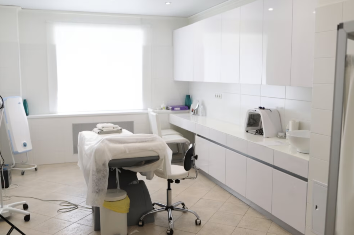 416837093__https://filllin.ru/api/media/clinic/8b6f56b6-5c98-4f6d-b296-9a58fddb2505-6641d6971b708b73903b2c1d.png