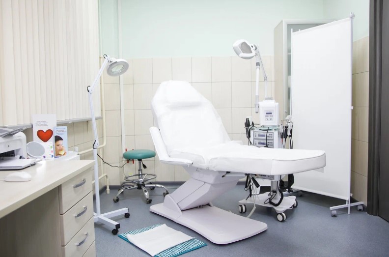 199515559__https://filllin.ru/api/media/clinic/90bbe4a1-880b-4601-bec2-ab4f929671d9-67618e0e145943c8628e7ed5.jpg