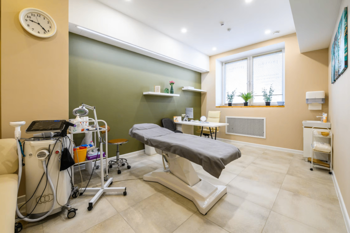 214523151__https://filllin.ru/api/media/clinic/9567cdd4-7543-44d5-b920-e08dc878451f-6641d6971b708b73903b2c1d.png