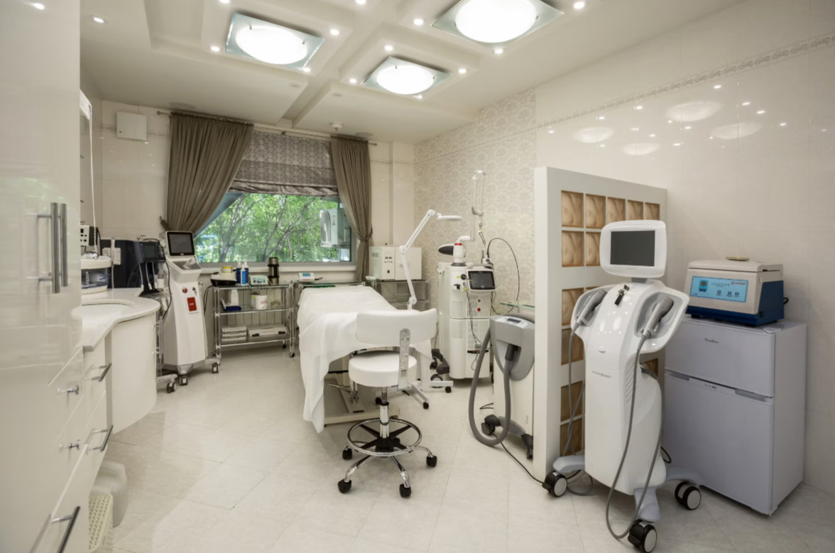 208851232__https://filllin.ru/api/media/clinic/a154e37a-611d-436a-8195-4ffc4f59a62f-6641d6971b708b73903b2c1d.png