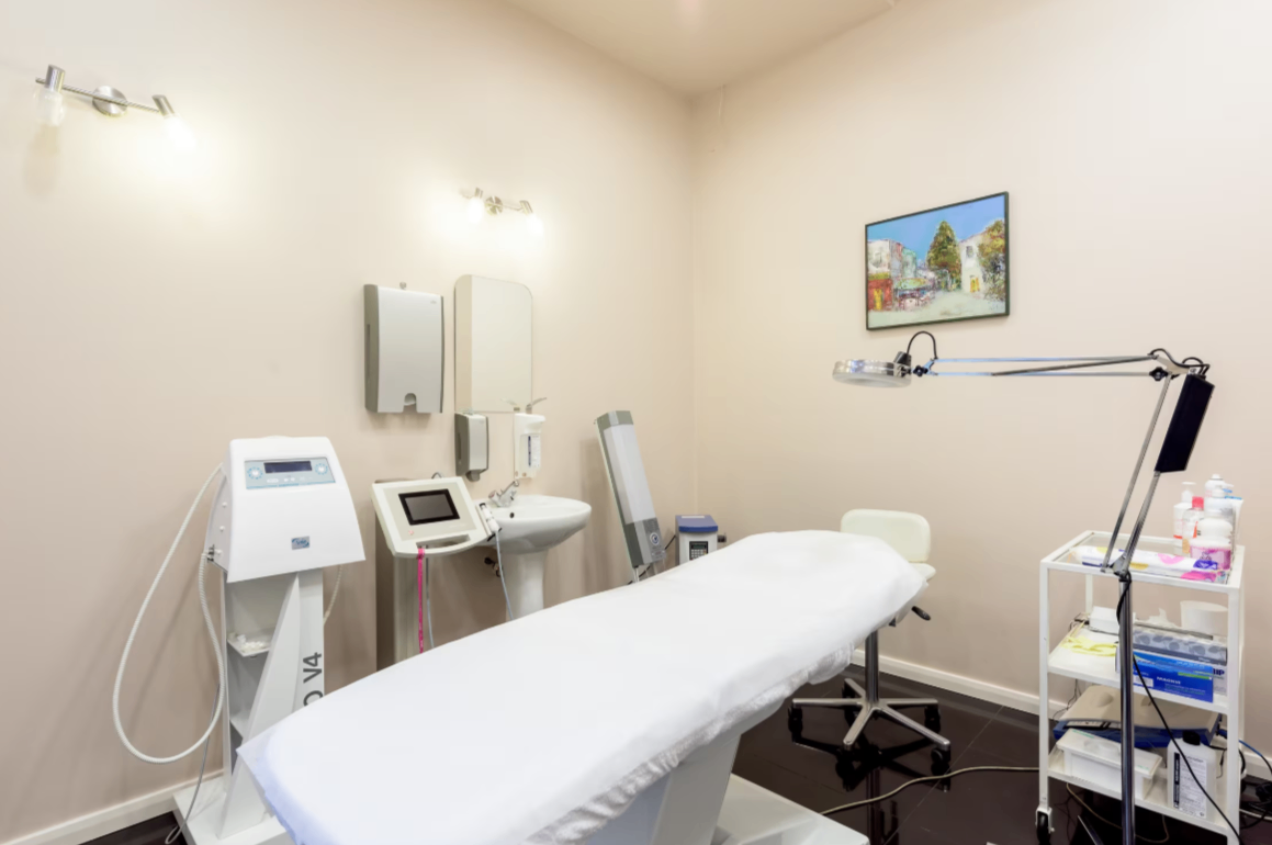 701662164__https://filllin.ru/api/media/clinic/a3e22065-e849-4d14-ac8d-411cab3dd516-68d2b334d611ae3c0dcef079.png