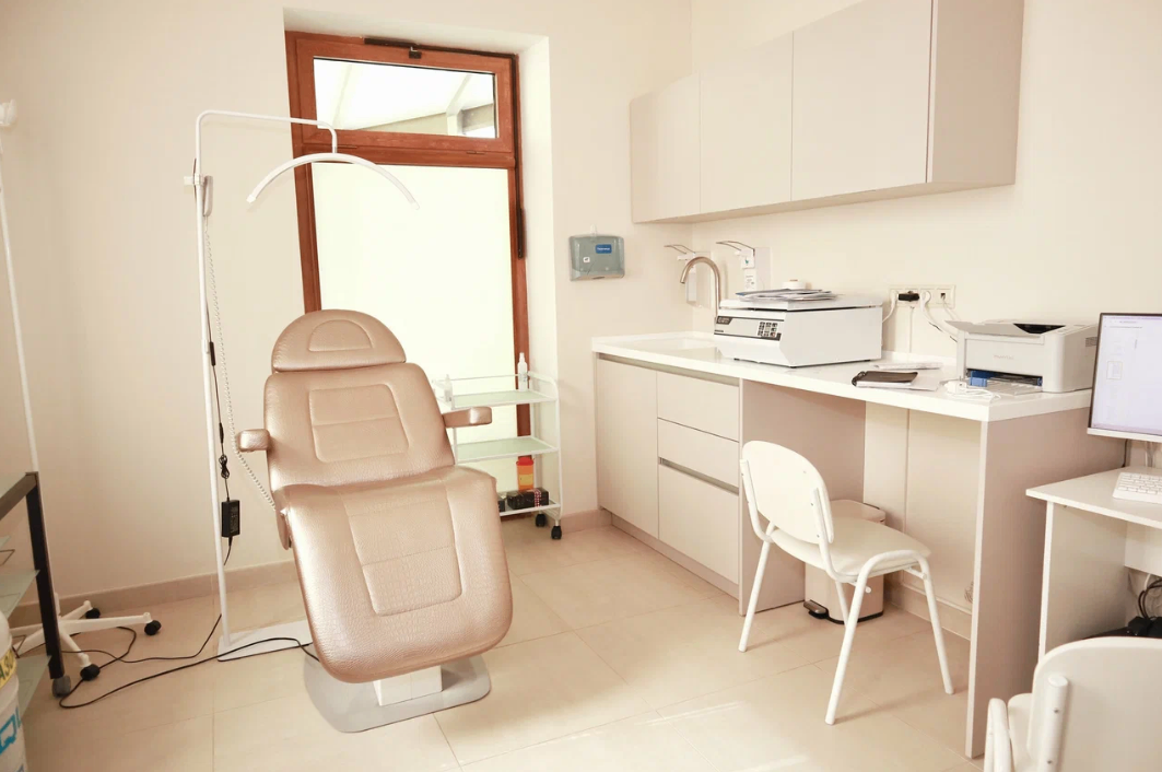 199881459__https://filllin.ru/api/media/clinic/a6a74379-d113-48c8-b90d-6e77f27fc381-6641d6971b708b73903b2c1d.png
