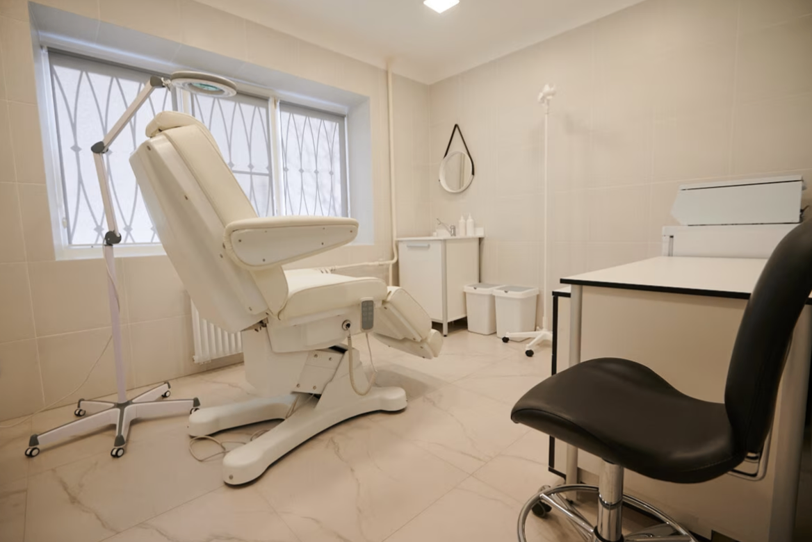 112818310__https://filllin.ru/api/media/clinic/a9116a46-c88d-4da3-a53a-55c8f48adbd5-6641d6971b708b73903b2c1d.png