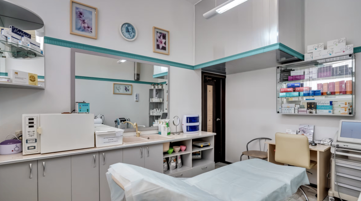 530348553__https://filllin.ru/api/media/clinic/a94bf6ba-64b4-417f-a5b4-49fb613124d0-67618e0e145943c8628e7ed5.png