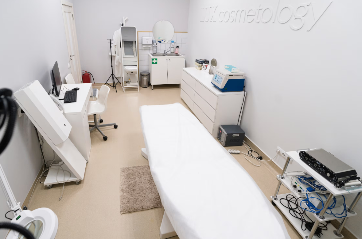 393073885__https://filllin.ru/api/media/clinic/a96e41af-5480-4dcc-a798-409d791a5433-6641d6971b708b73903b2c1d.png