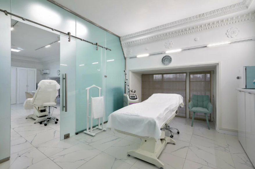 390480732__https://filllin.ru/api/media/clinic/ab76e3a7-e01c-438e-b1e2-f6faa5bbc97e-6641d6971b708b73903b2c1d.png