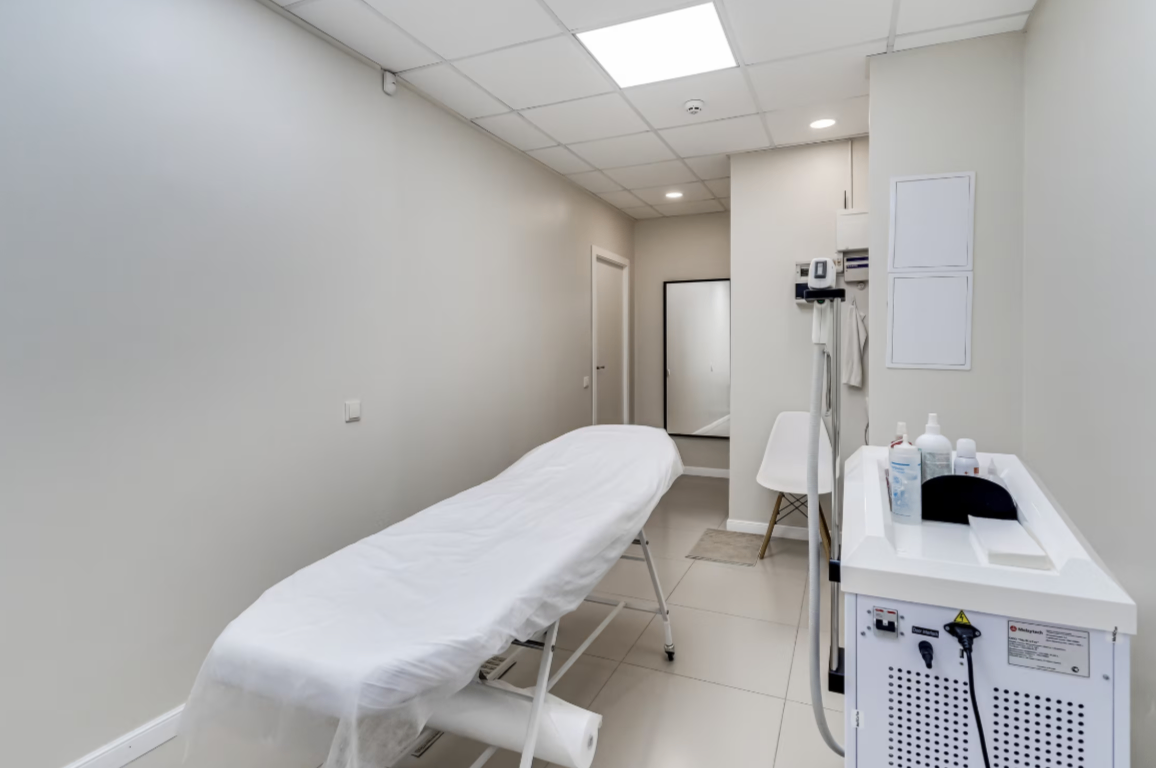 305905307__https://filllin.ru/api/media/clinic/b17d93c4-514d-40cc-a401-a80d44c1ce16-6641d6971b708b73903b2c1d.png