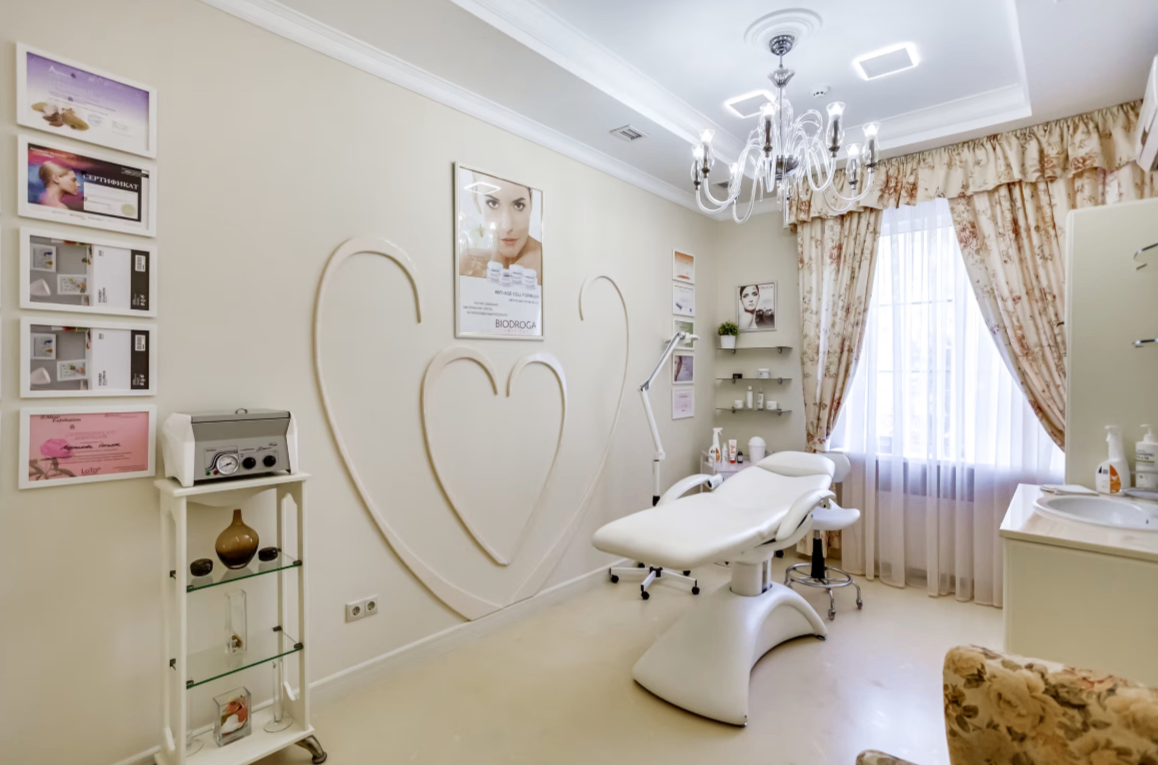 352220838__https://filllin.ru/api/media/clinic/b2c92726-3b18-49f1-9d50-5be0acf17dc3-6641d6971b708b73903b2c1d.png