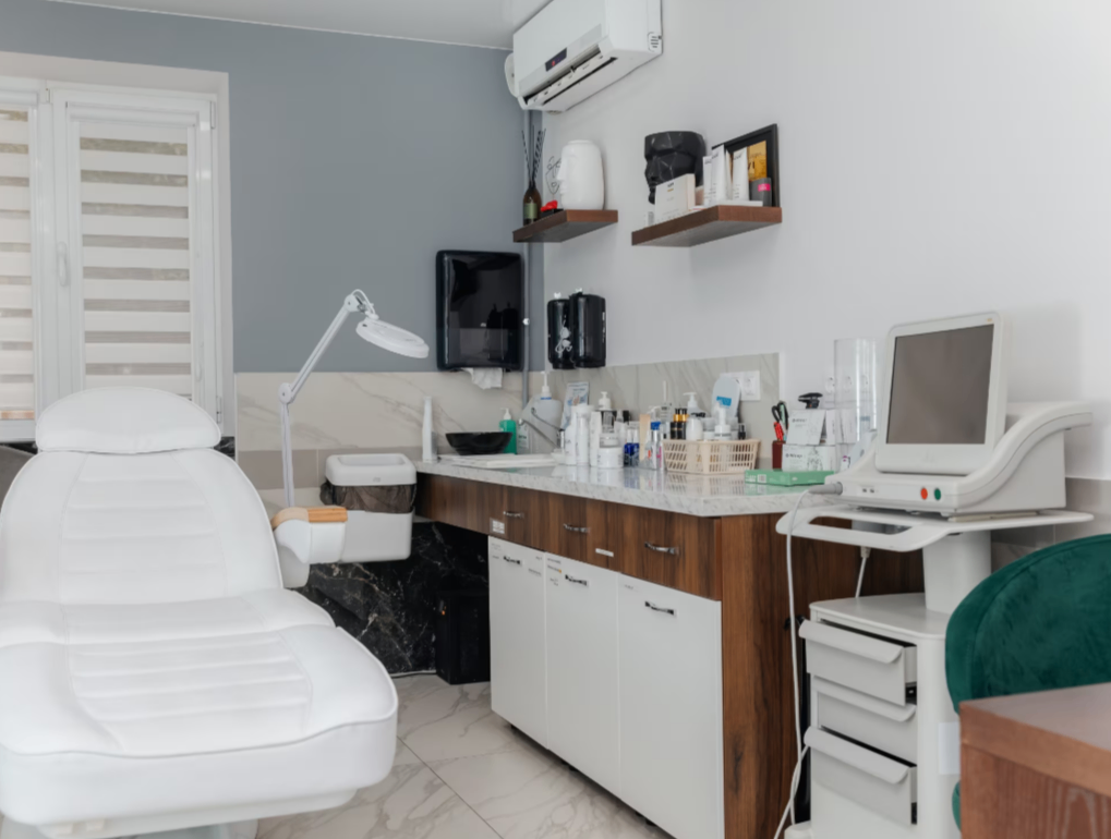 424256329__https://filllin.ru/api/media/clinic/b4c29b1e-9bb3-4be2-9dee-8b5164d38861-6641d6971b708b73903b2c1d.png