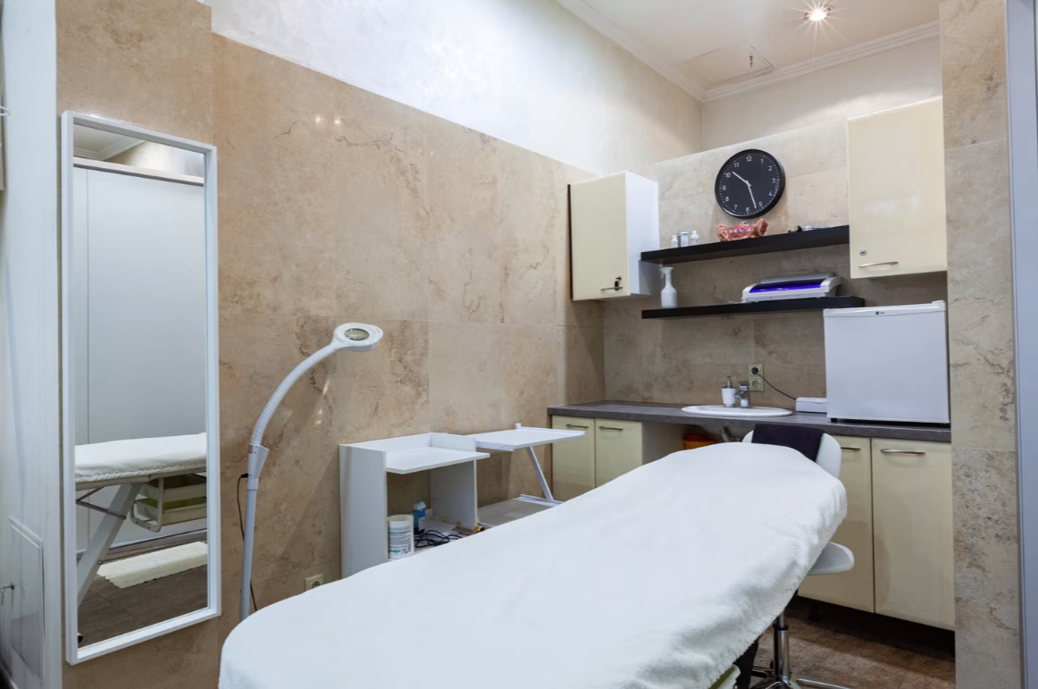 409974602__https://filllin.ru/api/media/clinic/b984a823-2892-4336-b884-48fe8027c872-6641d6971b708b73903b2c1d.png