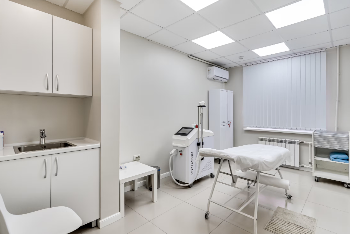 305905307__https://filllin.ru/api/media/clinic/baf263b4-580a-42ef-919a-07cc1391f98d-6641d6971b708b73903b2c1d.png