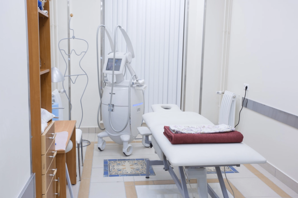 423418939__https://filllin.ru/api/media/clinic/c4666581-cd18-49f3-9ed0-a44e17fe8955-6641d6971b708b73903b2c1d.png