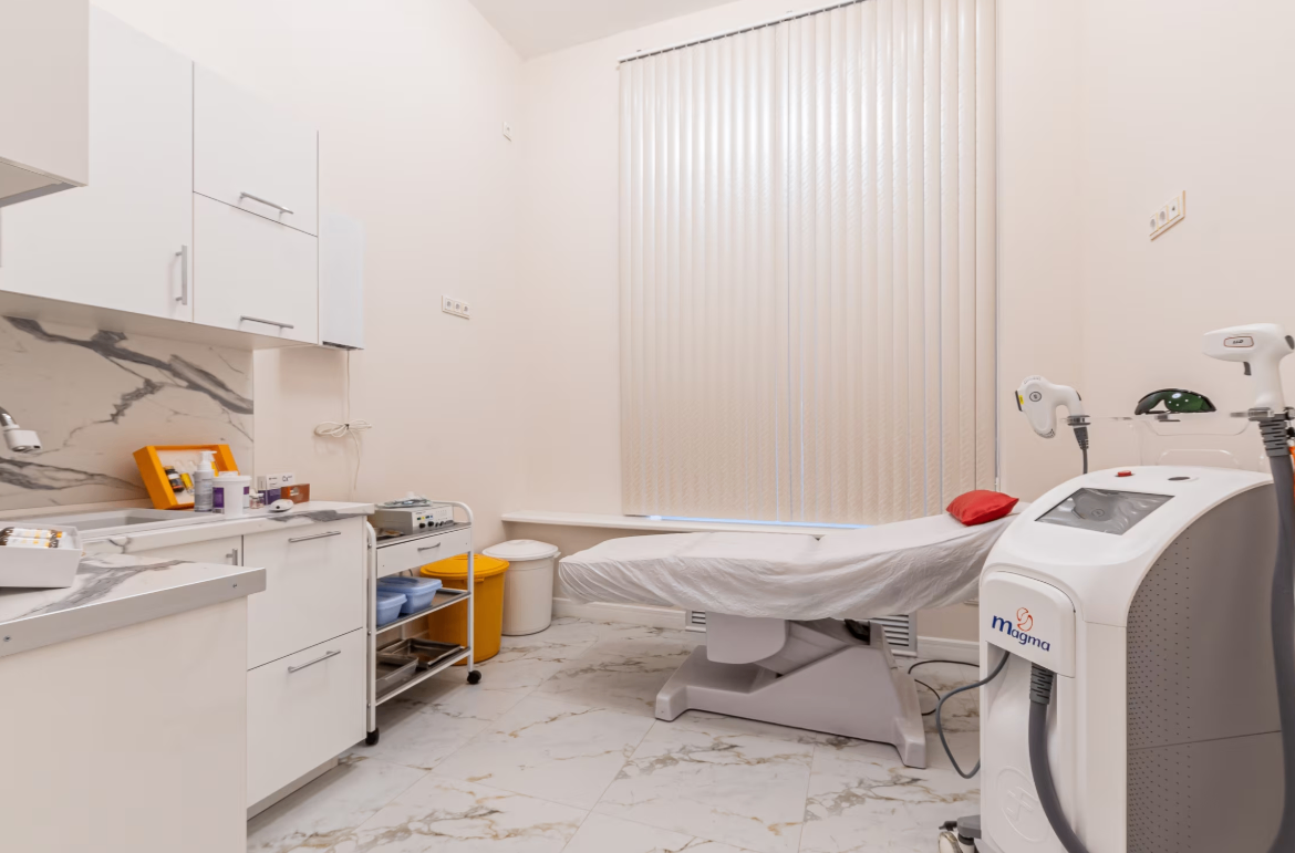 101463701__https://filllin.ru/api/media/clinic/d07519a8-bf2d-44aa-aa7e-5a67eca391ae-6641d6971b708b73903b2c1d.png