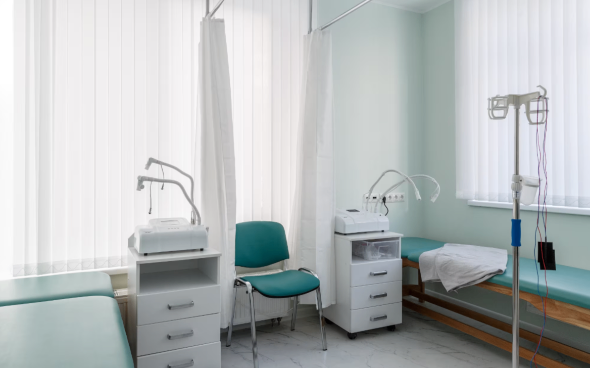 227427481__https://filllin.ru/api/media/clinic/db9fc046-6310-4867-b488-3f1d690a6ce0-6641d6971b708b73903b2c1d.png