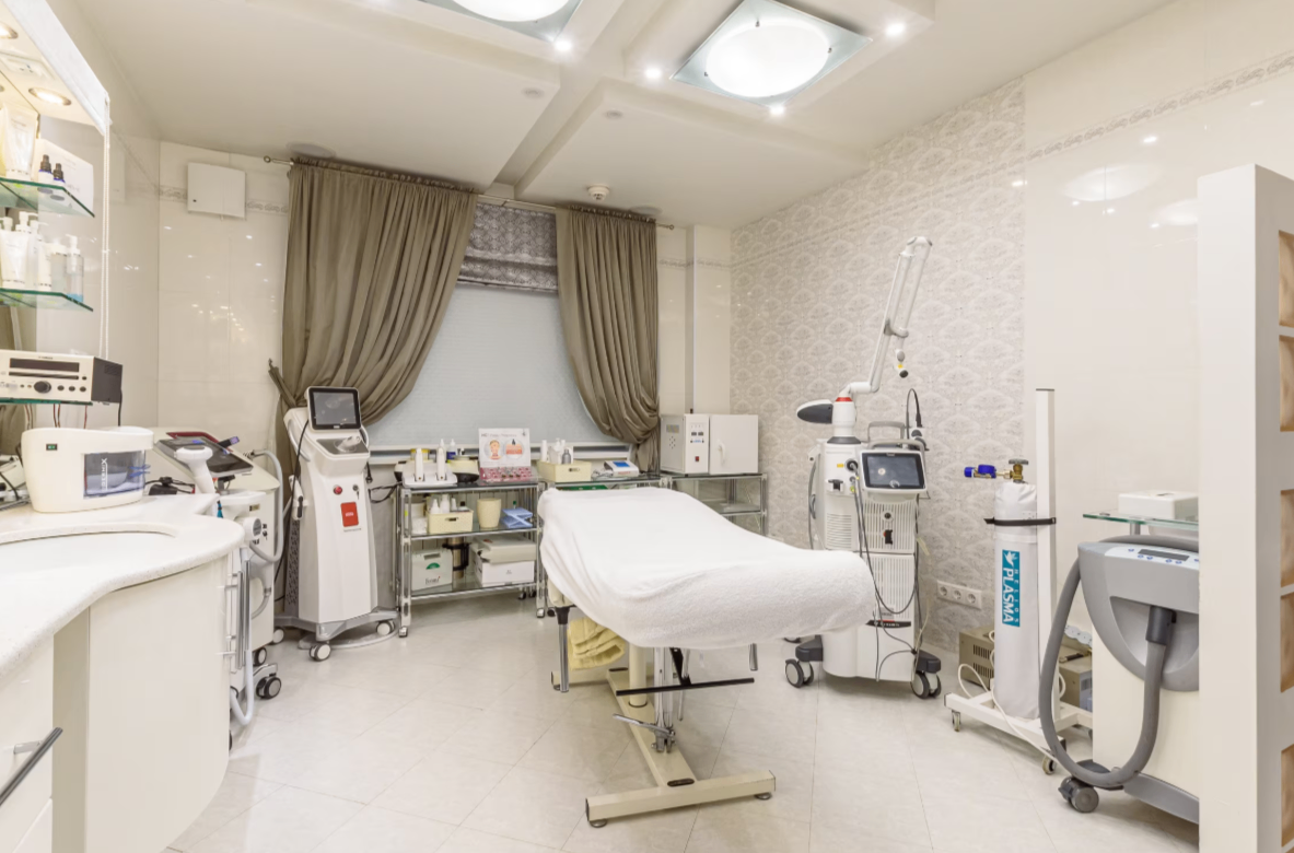 208851232__https://filllin.ru/api/media/clinic/dbfa6f73-5231-4b13-b9a9-f85230bdfe8d-6641d6971b708b73903b2c1d.png