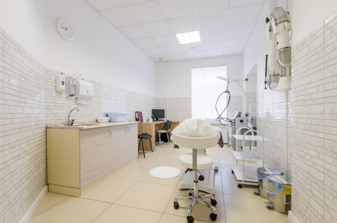 701654376__https://filllin.ru/api/media/clinic/e1cb742a-3815-40ed-8537-76bdb91a3768-68d2b334d611ae3c0dcef079.png
