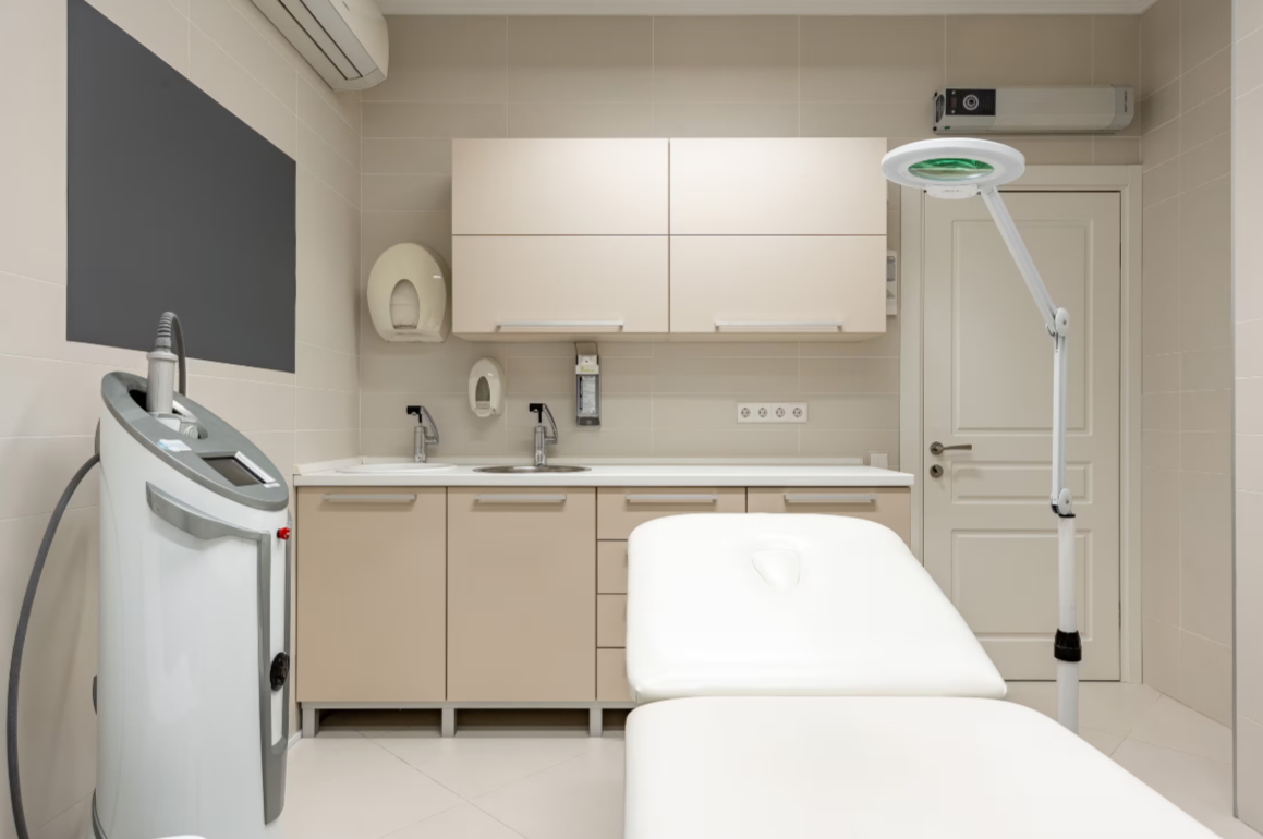 703762062__https://filllin.ru/api/media/clinic/e3d7b3b7-7a3b-4ea3-9452-8a24ec56eac4-68d2b334d611ae3c0dcef079.png