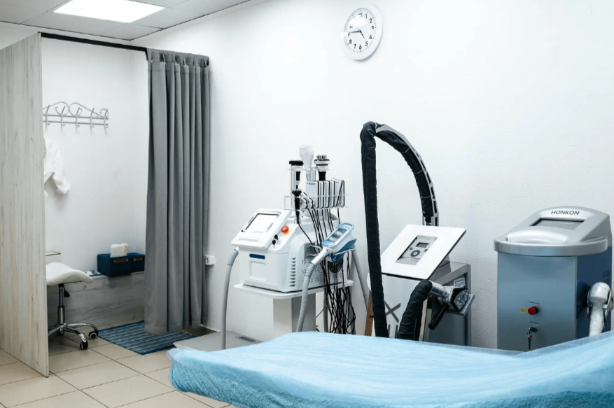 336904570__https://filllin.ru/api/media/clinic/e68719c5-3b60-4d48-a54d-feaa8df457f3-6641d6971b708b73903b2c1d.png