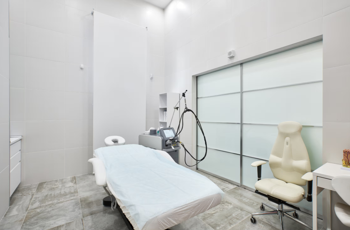 192013572__https://filllin.ru/api/media/clinic/e8adf2e3-f035-4ad7-bd66-75b7d170d6fd-6641d6971b708b73903b2c1d.png