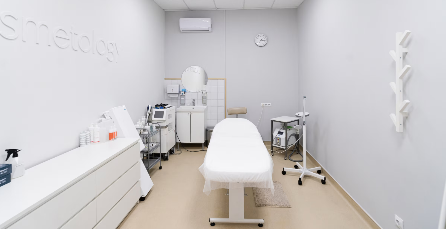 393073885__https://filllin.ru/api/media/clinic/e94a8aec-de28-4b47-9f03-cf1a42ec3196-6641d6971b708b73903b2c1d.png