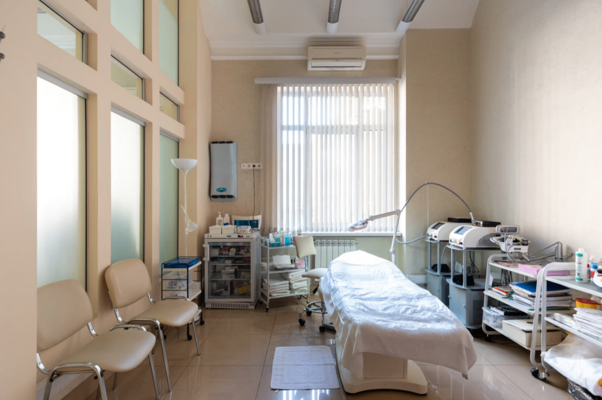 132680536__https://filllin.ru/api/media/clinic/e9efbfa2-423e-43ee-b4f4-21c8231a8f4c-6641d6971b708b73903b2c1d.png