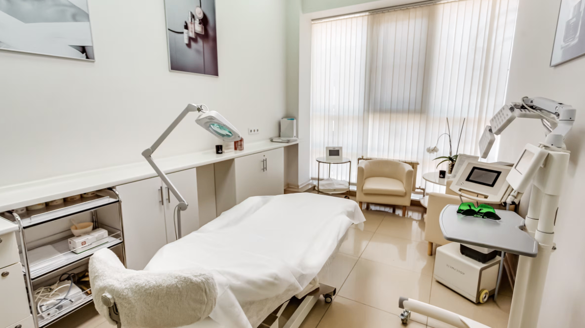 393047445__https://filllin.ru/api/media/clinic/ea376345-6e55-4f44-83c4-2275b5fde82c-6641d6971b708b73903b2c1d.png