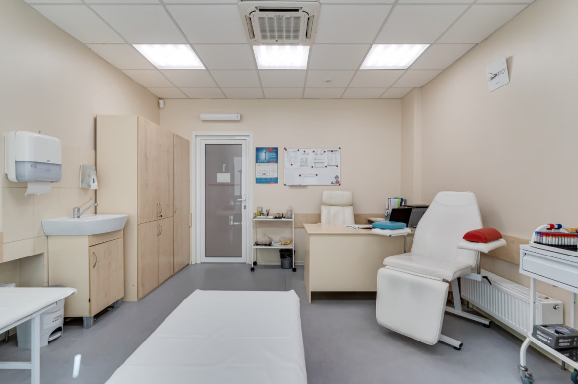 112812381__https://filllin.ru/api/media/clinic/eade438e-f608-4d7c-a6c5-62e0758e624b-6641d6971b708b73903b2c1d.png