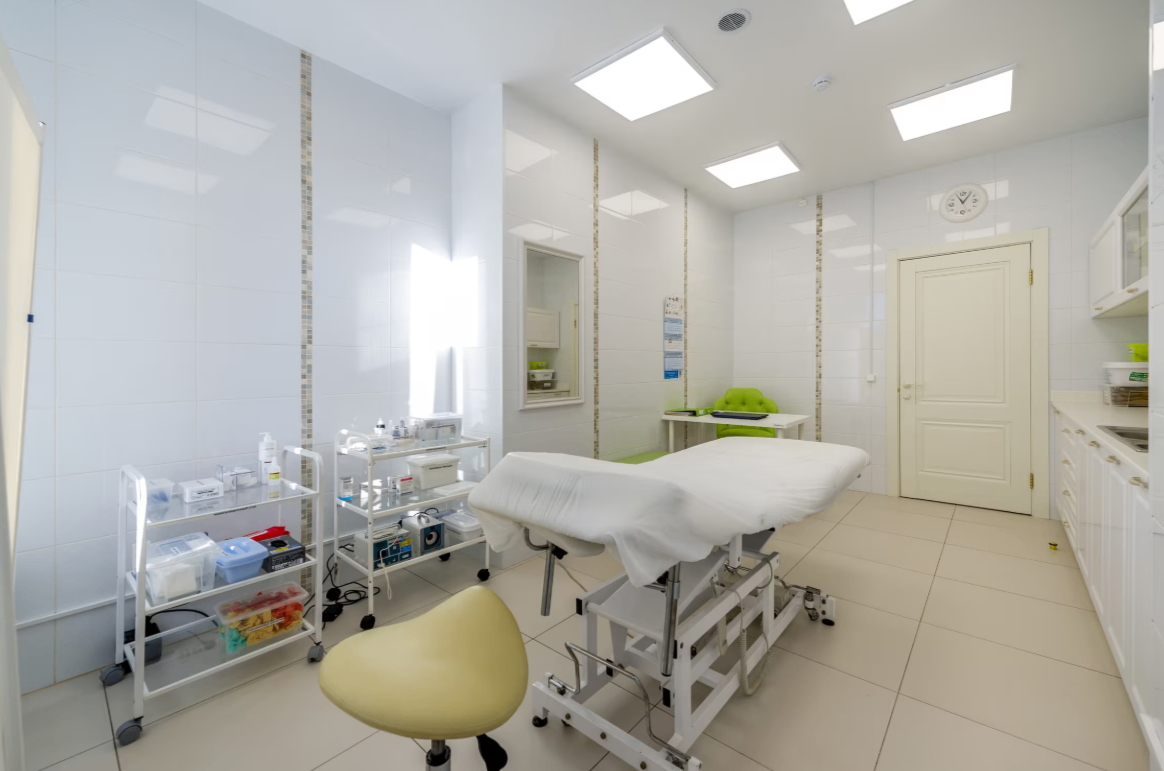 441922052__https://filllin.ru/api/media/clinic/ee50c9b2-f24b-4095-9b6c-da6d26e0f0ac-6641d6971b708b73903b2c1d.png