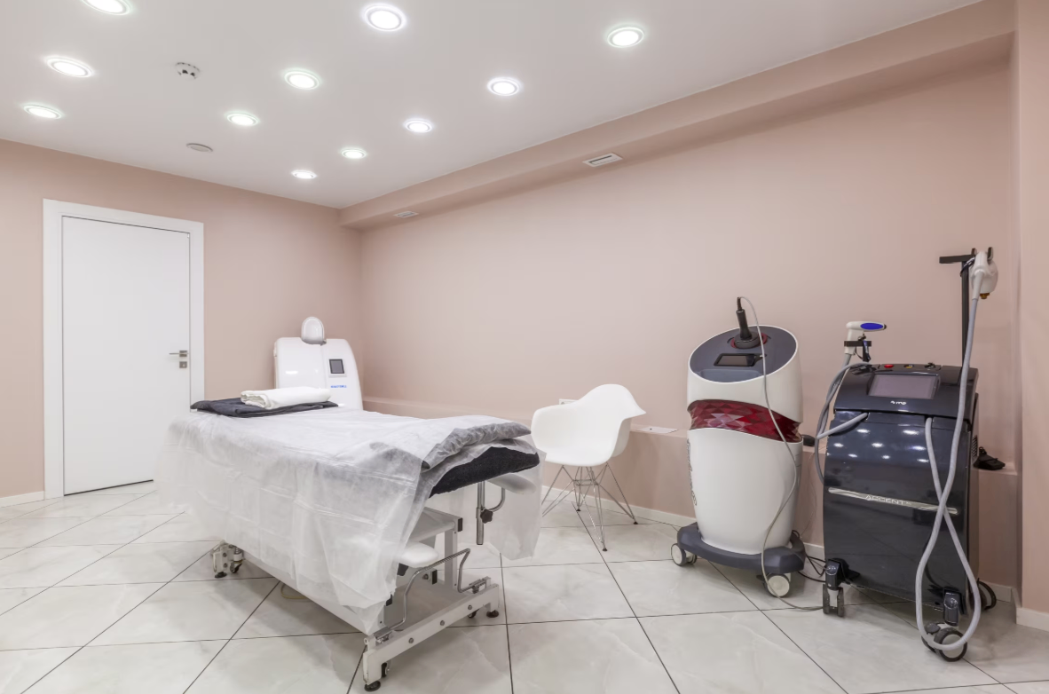 112783206__https://filllin.ru/api/media/clinic/ef27a881-ad9e-44c5-a8c2-d33b86050a1f-6641d6971b708b73903b2c1d.png