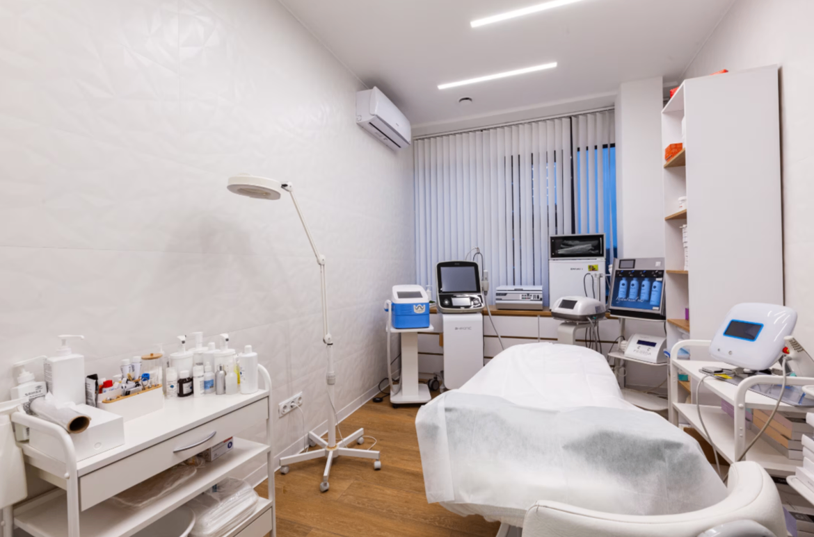 195565162__https://filllin.ru/api/media/clinic/f3b680a9-d5b7-43d4-972b-7301b367753c-6641d6971b708b73903b2c1d.png