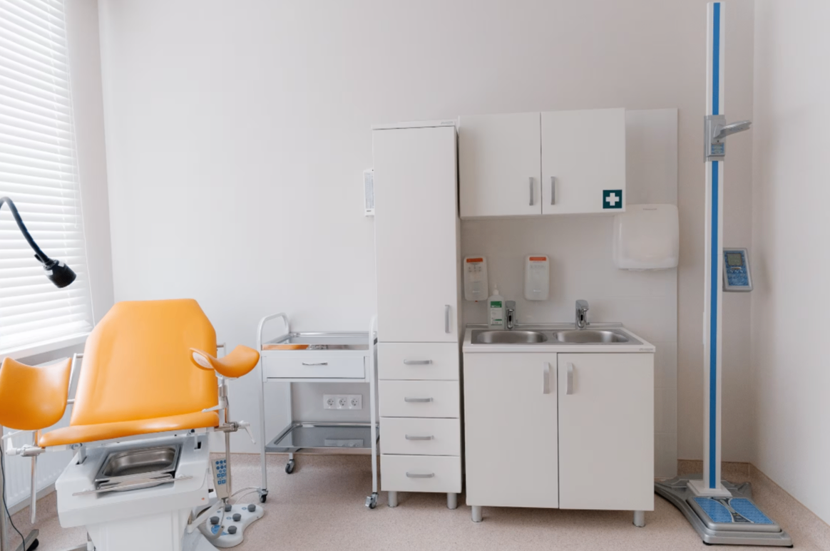 142304567__https://filllin.ru/api/media/clinic/fbcfcfca-40ab-4566-ade2-2dd17e1caf26-6641d6971b708b73903b2c1d.png