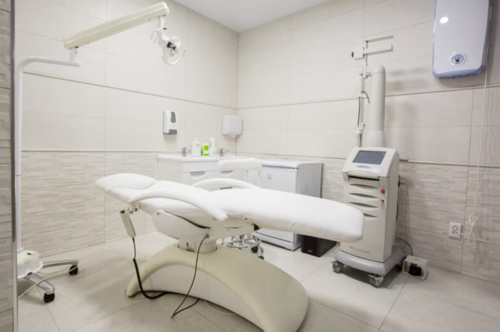 126823000__https://filllin.ru/api/media/clinic/ff231e3d-f9e7-4a0d-be63-ac05771ace60-6641d6971b708b73903b2c1d.png