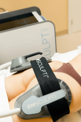 Аппаратный массаж EMSCULPT: ягодицы